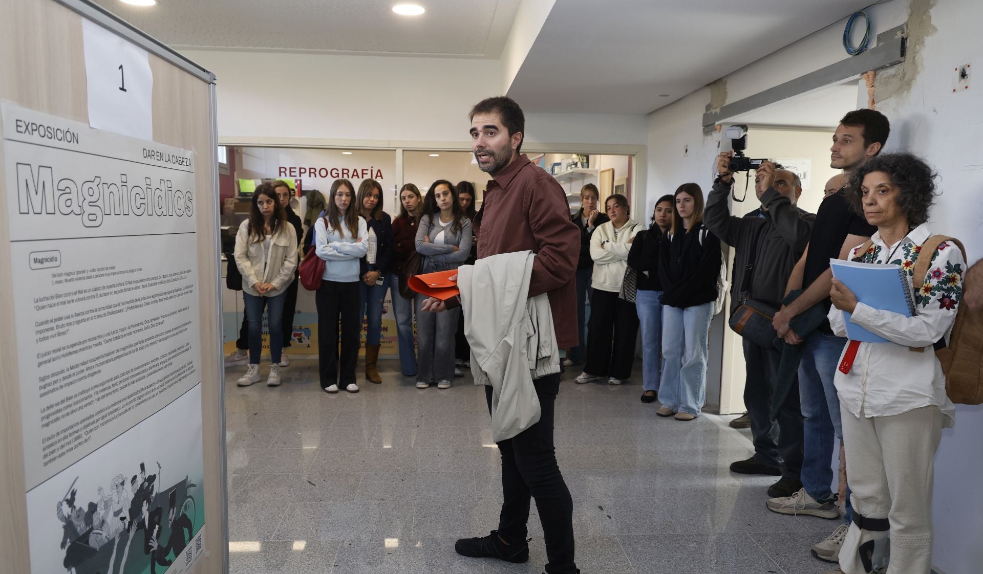 &#039;Magnicidios. Dar en la cabeza&#039; invita a la reflexión en el campus
