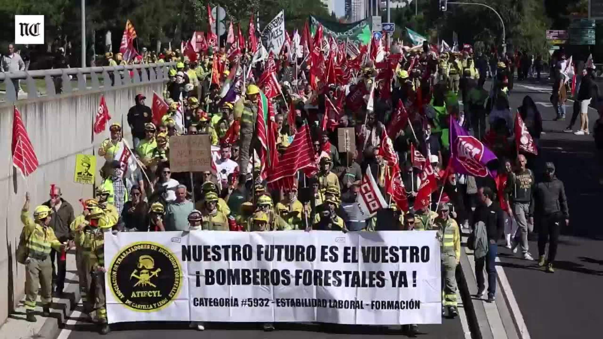 Manifestación de bomberos forestales en Valladolid por la precariedad de los operativos contra incendios