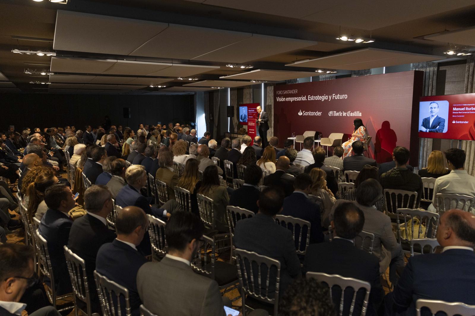 Asistentes al Foro Santander &#039;Visión empresarial, estrategia y futuro&#039;