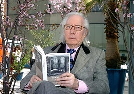 El escritor Francisco Umbral.