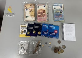 Droga y dinero incautado al detenido.