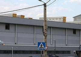 Obras en la cubierta del pabellón de Nava de la Asunción.