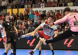 Un momento del enfrentamiento que Nava y Granollers protagonizaron el pasado mayo.