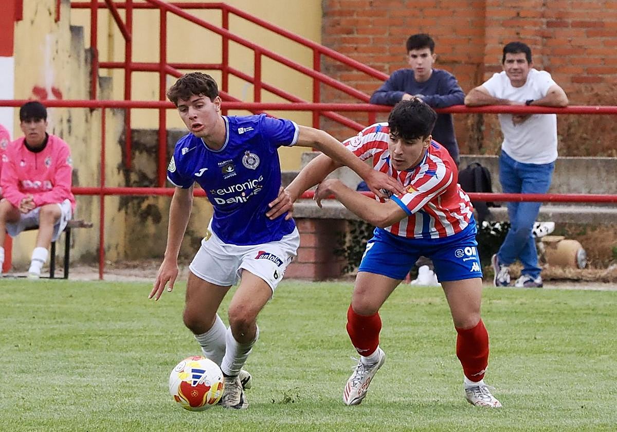 Acero, en una acción del partido.