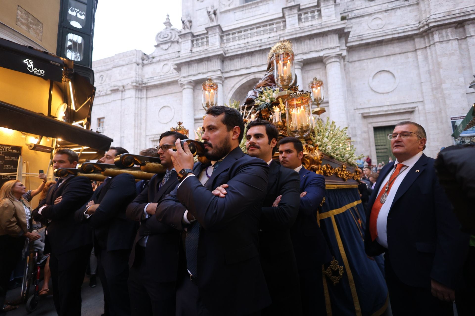 Las fotos de la procesión de clausura de la Misión evangelizadora Cofradía de Nuestra Señora de las Angustias