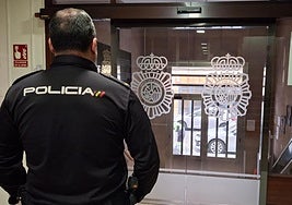 Imagen de archivo de un agente de la Policía Nacional en Valladolid.