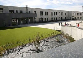 Patio interior de las nuevas instalaciones estrenadas este curso del colegio de Las Madres Concepcionistas en La Lastrilla.