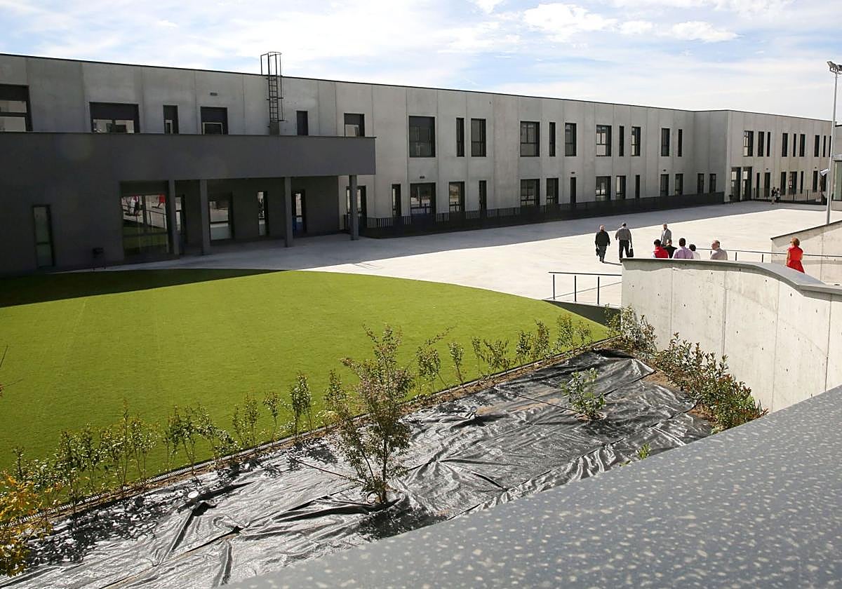 Patio interior de las nuevas instalaciones estrenadas este curso del colegio de Las Madres Concepcionistas en La Lastrilla.