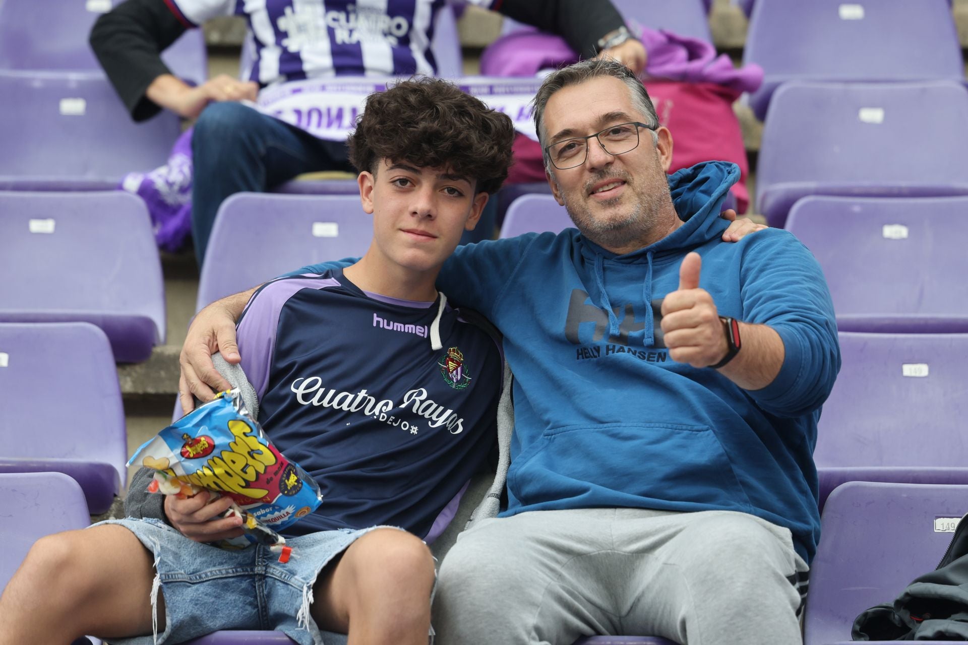 Búscate en la grada del Real Valladolid-Cultural Leonesa 1/4