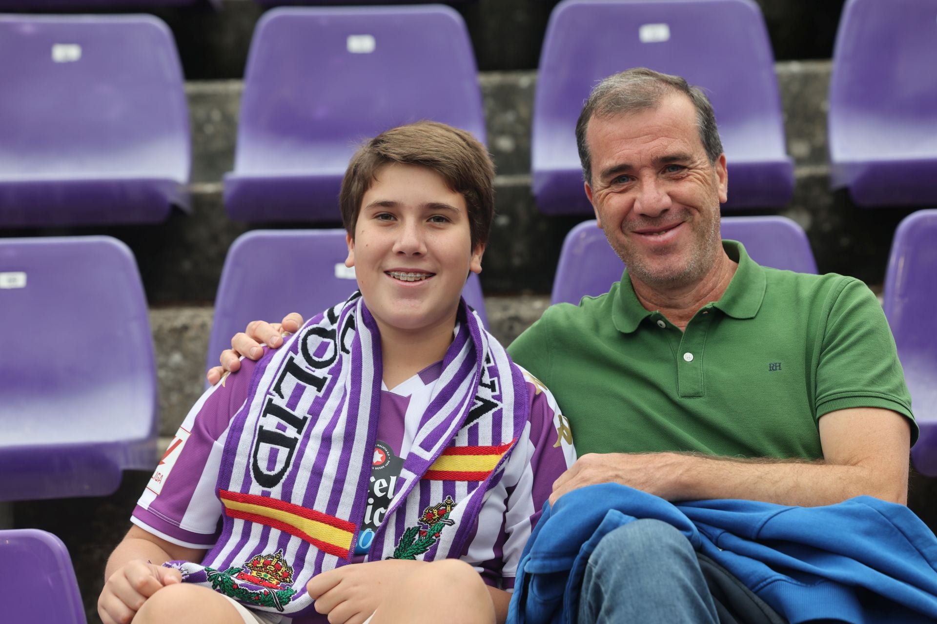 Búscate en la grada del Real Valladolid-Cultural Leonesa 1/4