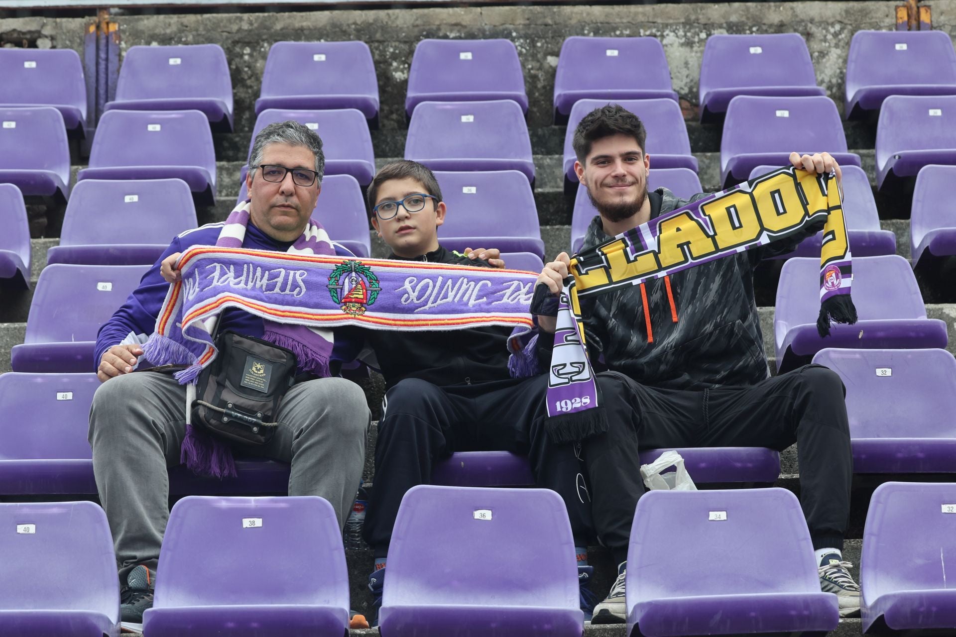 Búscate en la grada del Real Valladolid-Cultural Leonesa 1/4
