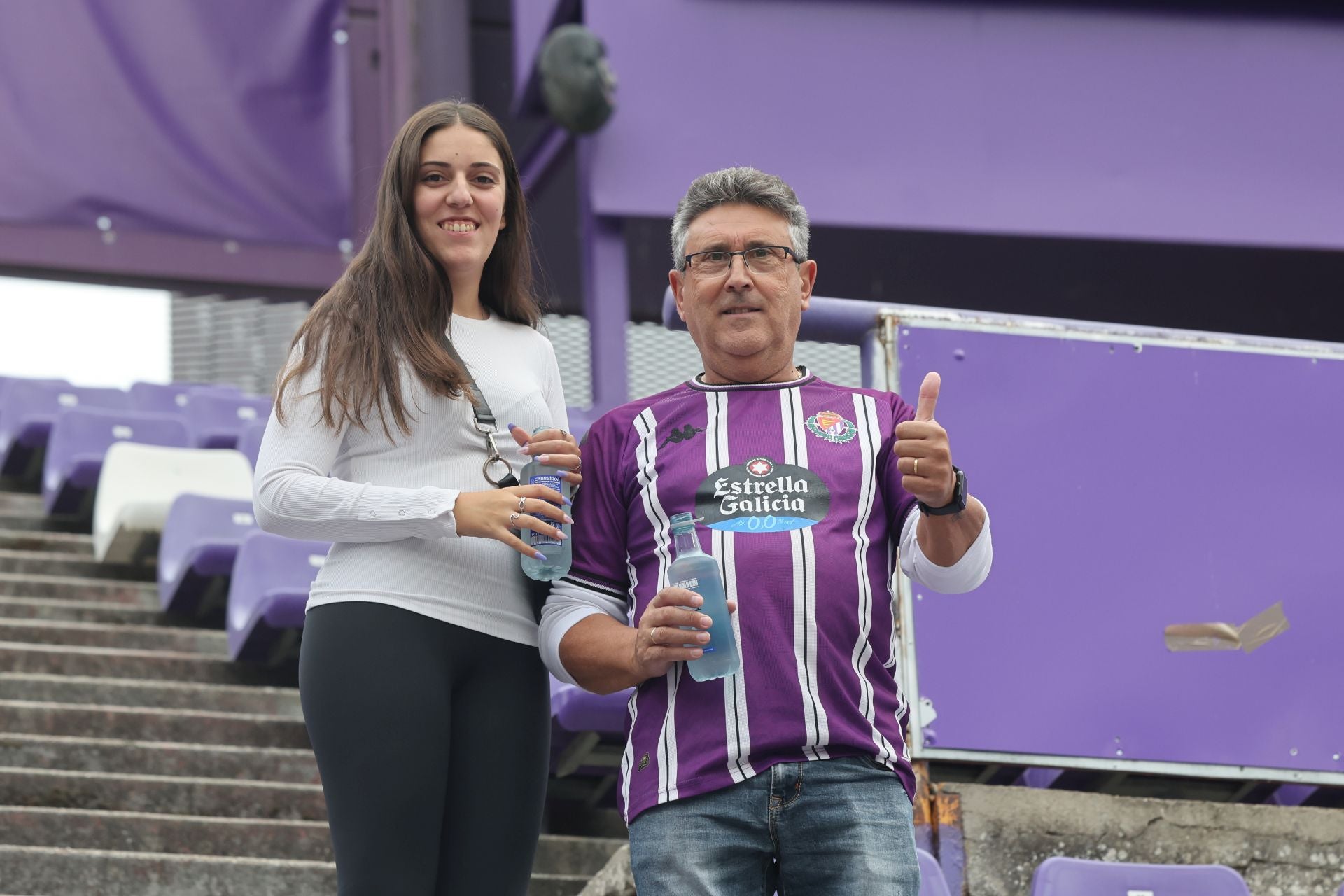 Búscate en la grada del Real Valladolid-Cultural Leonesa 1/4
