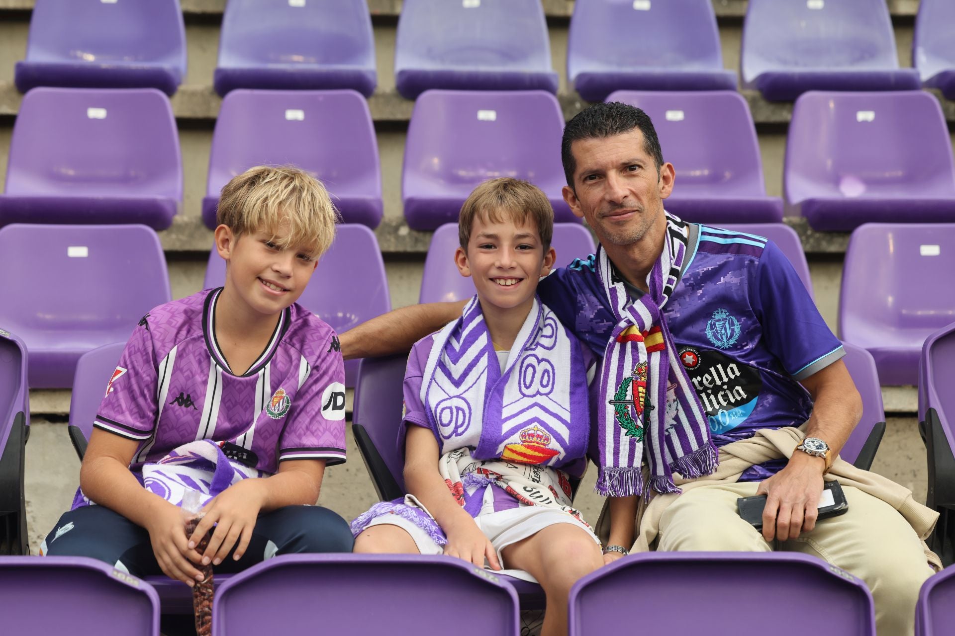 Búscate en la grada del Real Valladolid-Cultural Leonesa 2/4