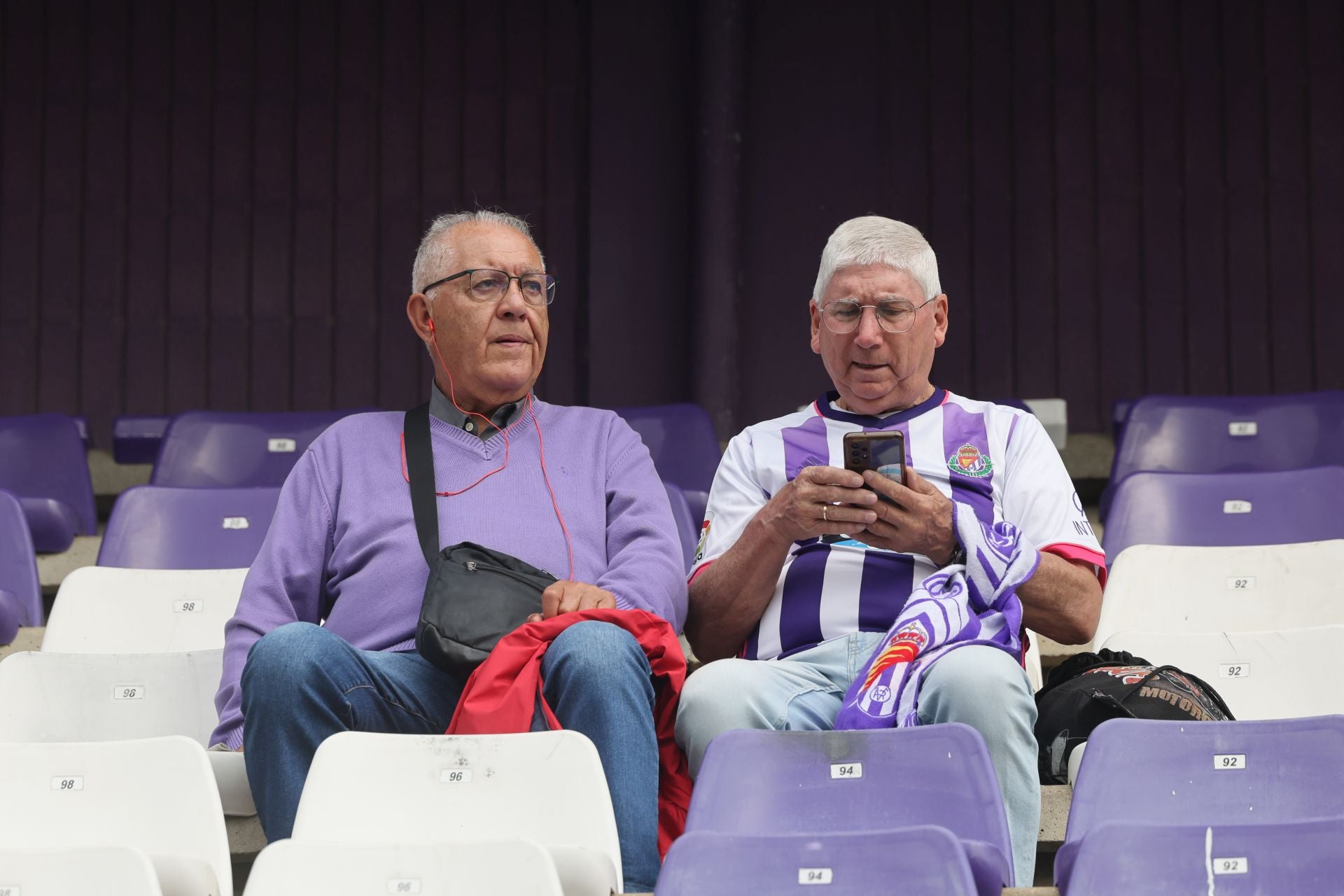 Búscate en la grada del Real Valladolid-Cultural Leonesa 2/4