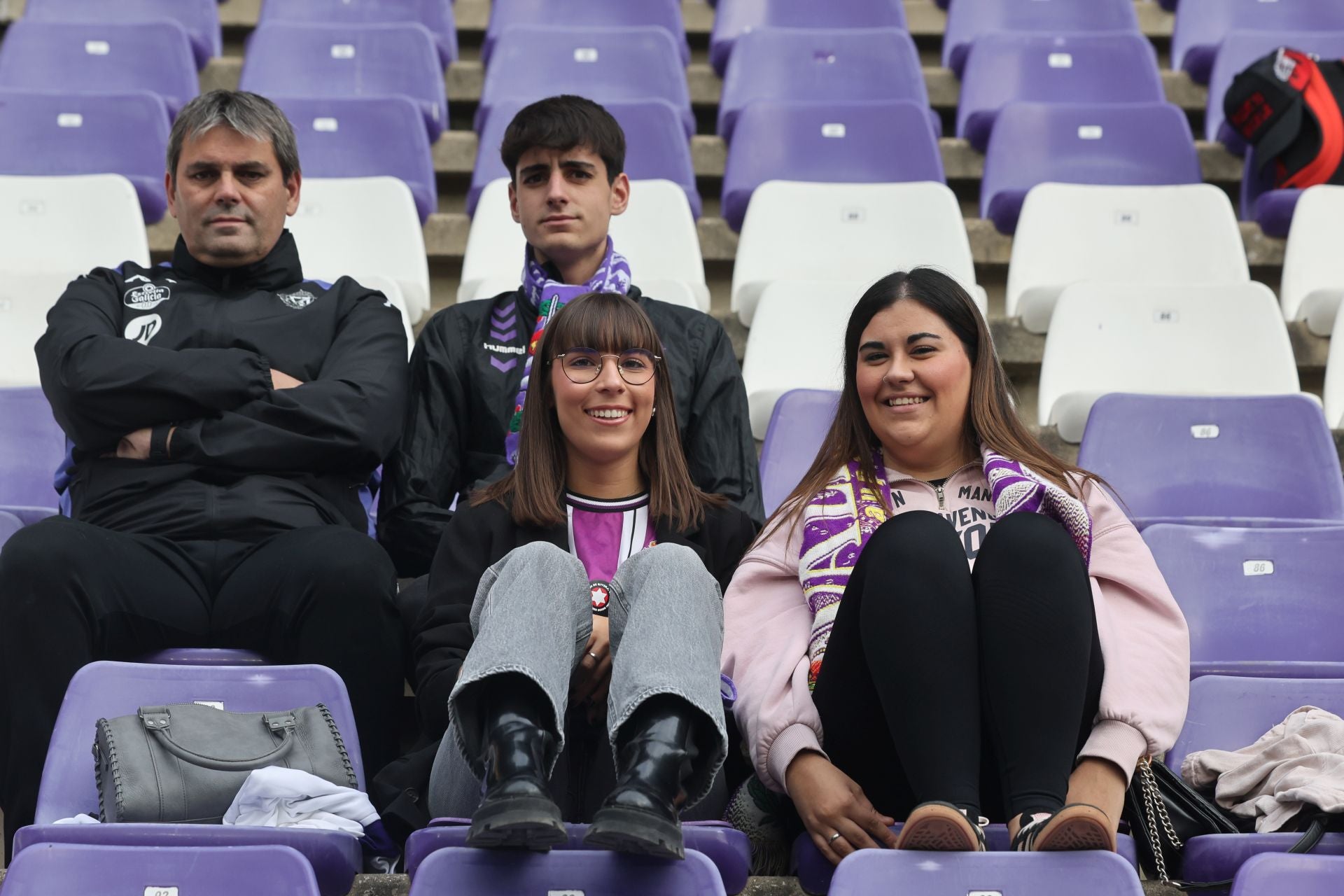 Búscate en la grada del Real Valladolid-Cultural Leonesa 2/4