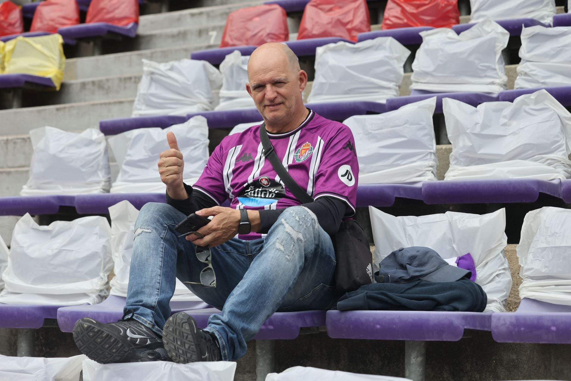Búscate en la grada del Real Valladolid-Cultural Leonesa 4/4