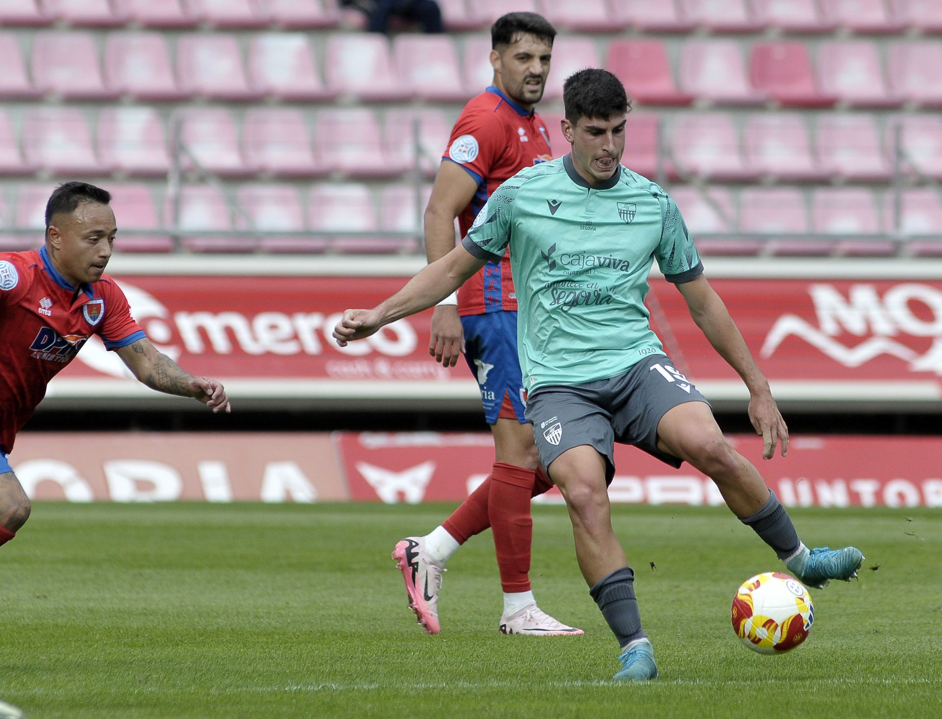 La derrota de la Segoviana en Soria, en imágenes