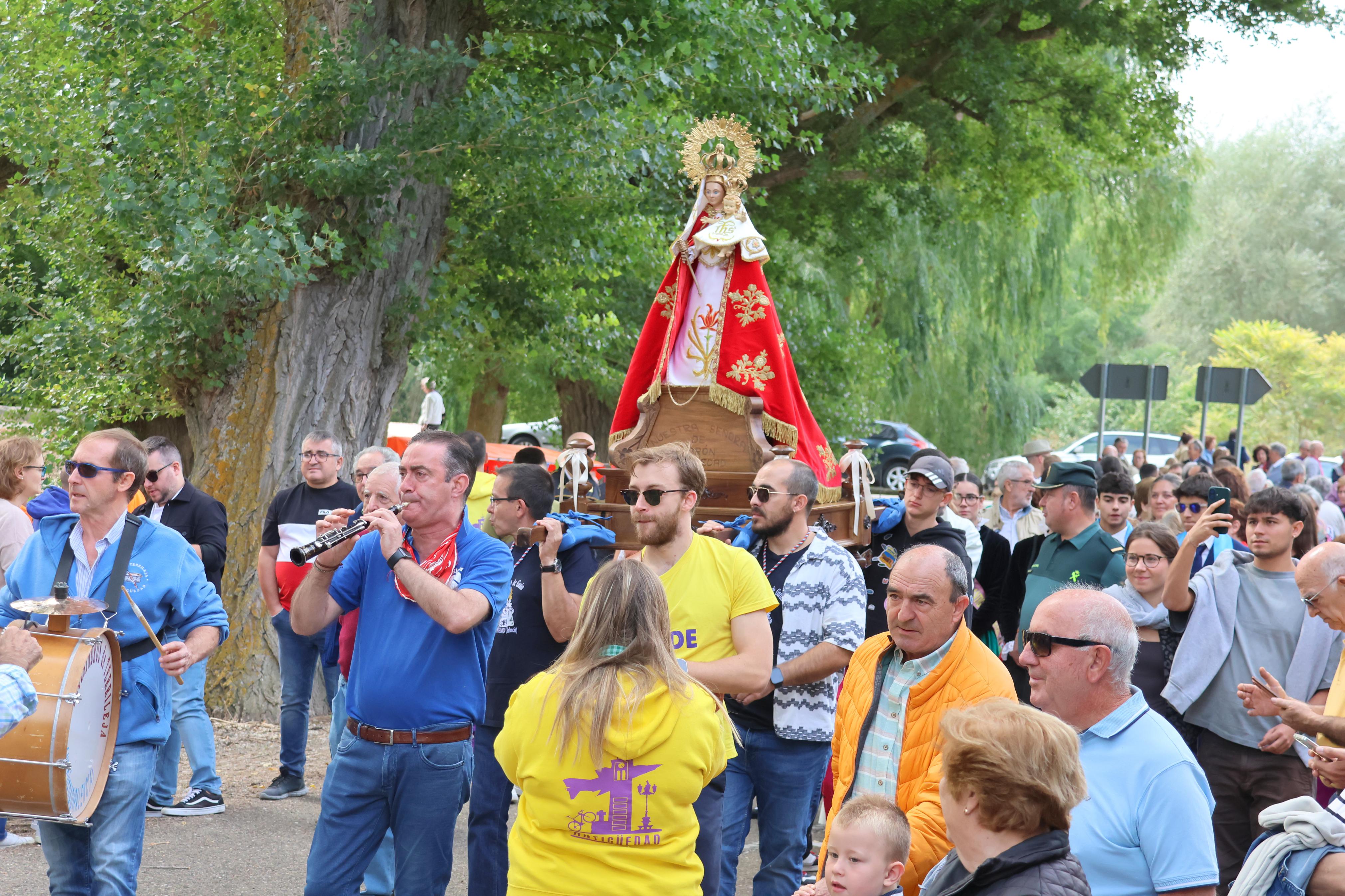 Antigüedad se rinde a la Virgen de Garón