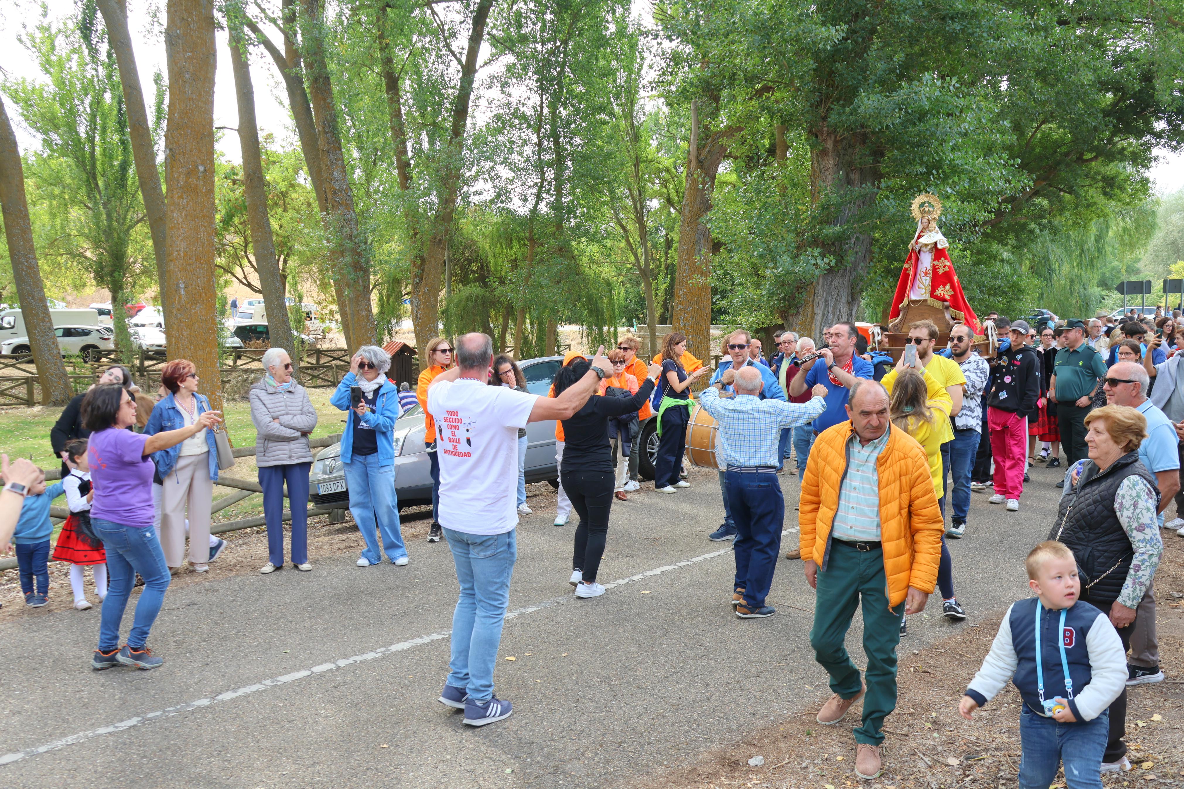 Antigüedad se rinde a la Virgen de Garón