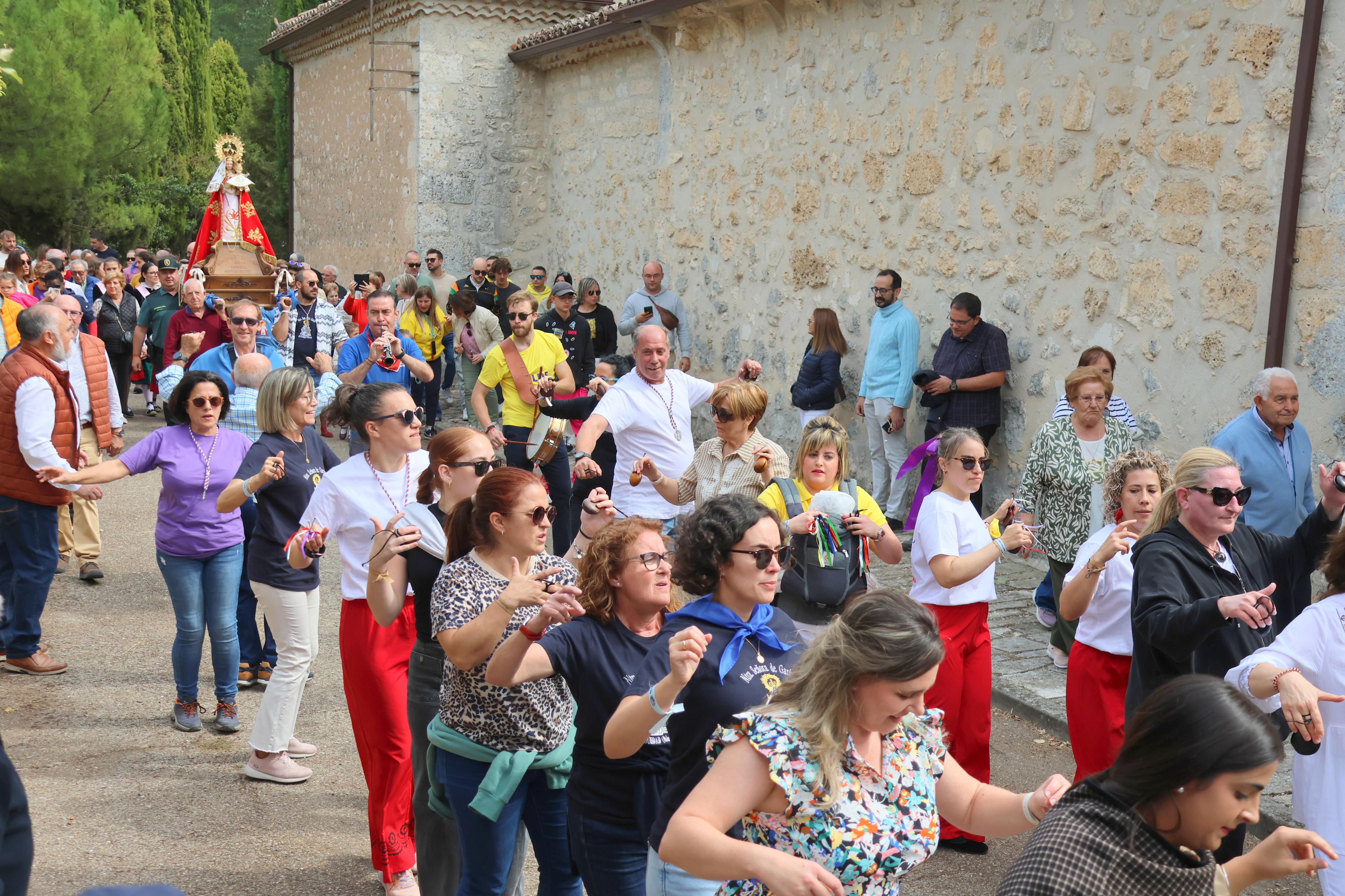 Antigüedad se rinde a la Virgen de Garón