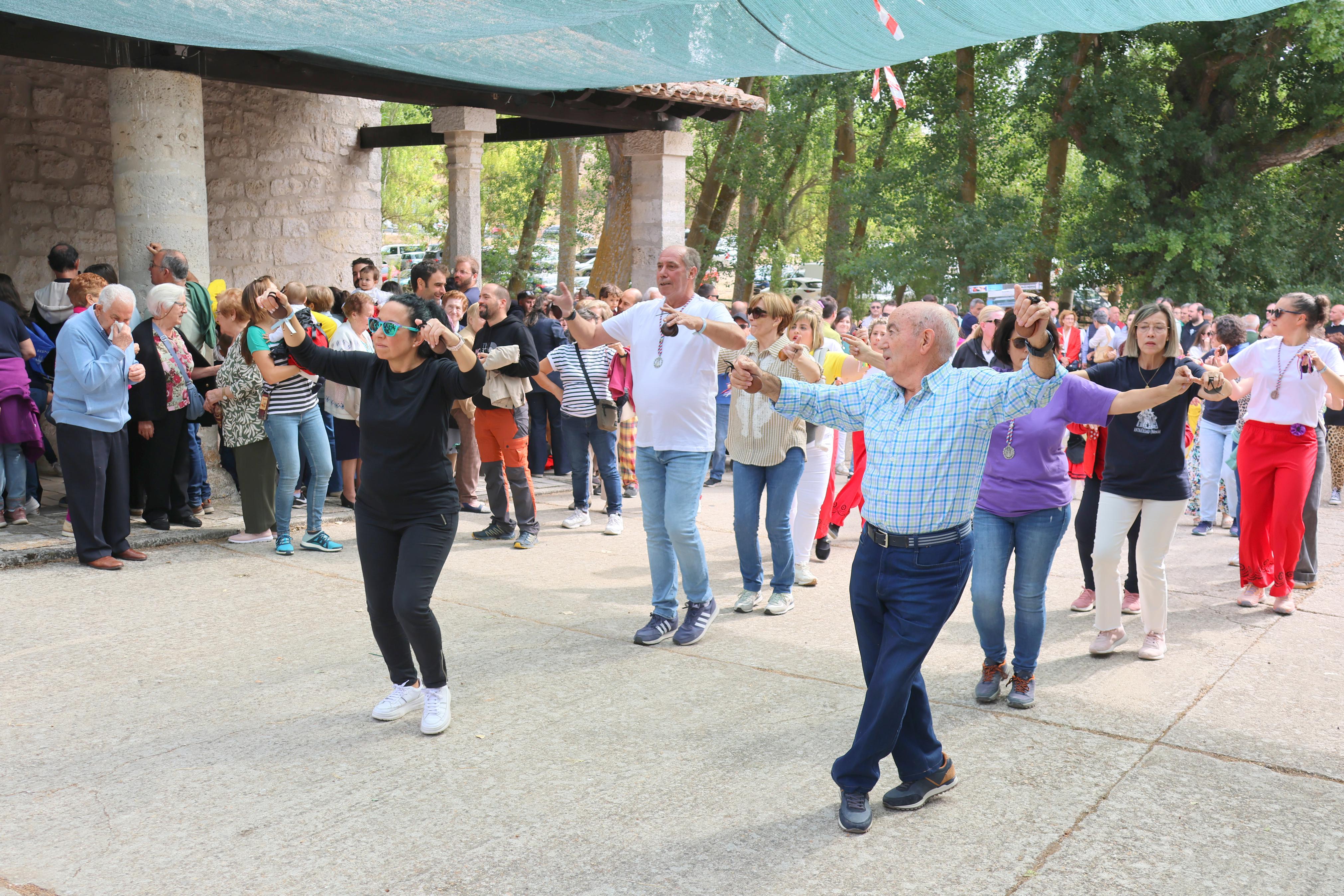 Antigüedad se rinde a la Virgen de Garón