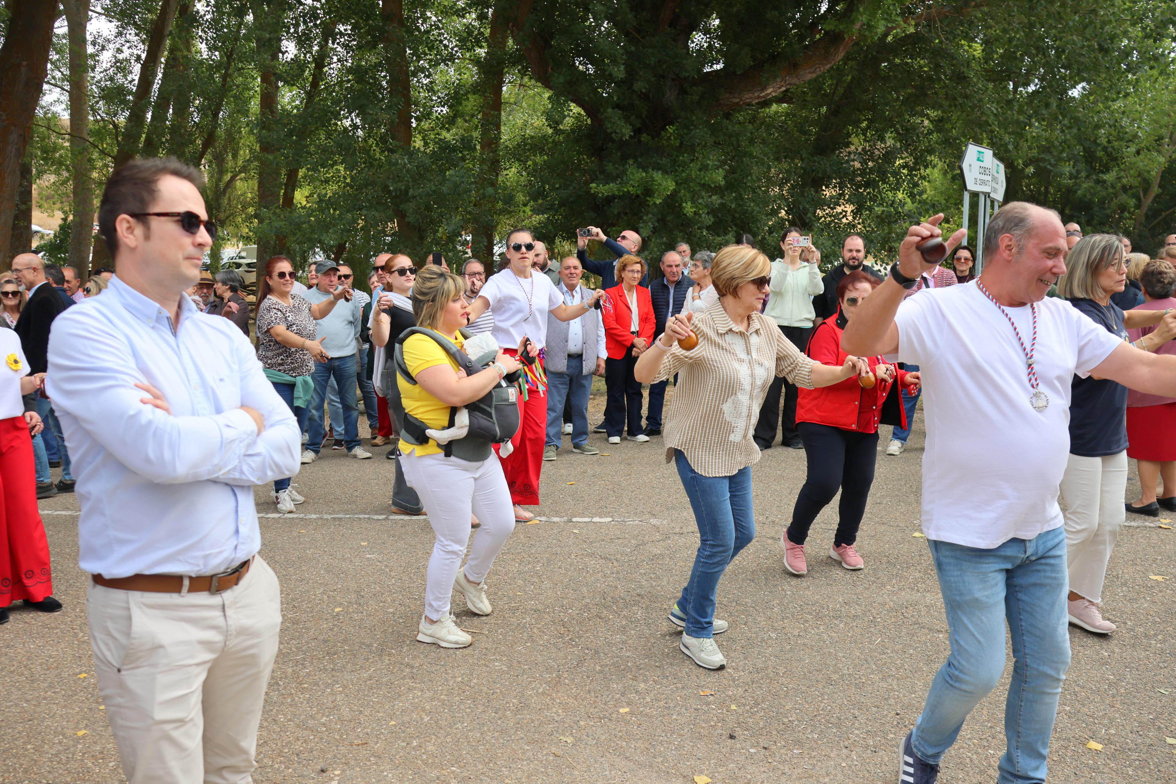 Antigüedad se rinde a la Virgen de Garón