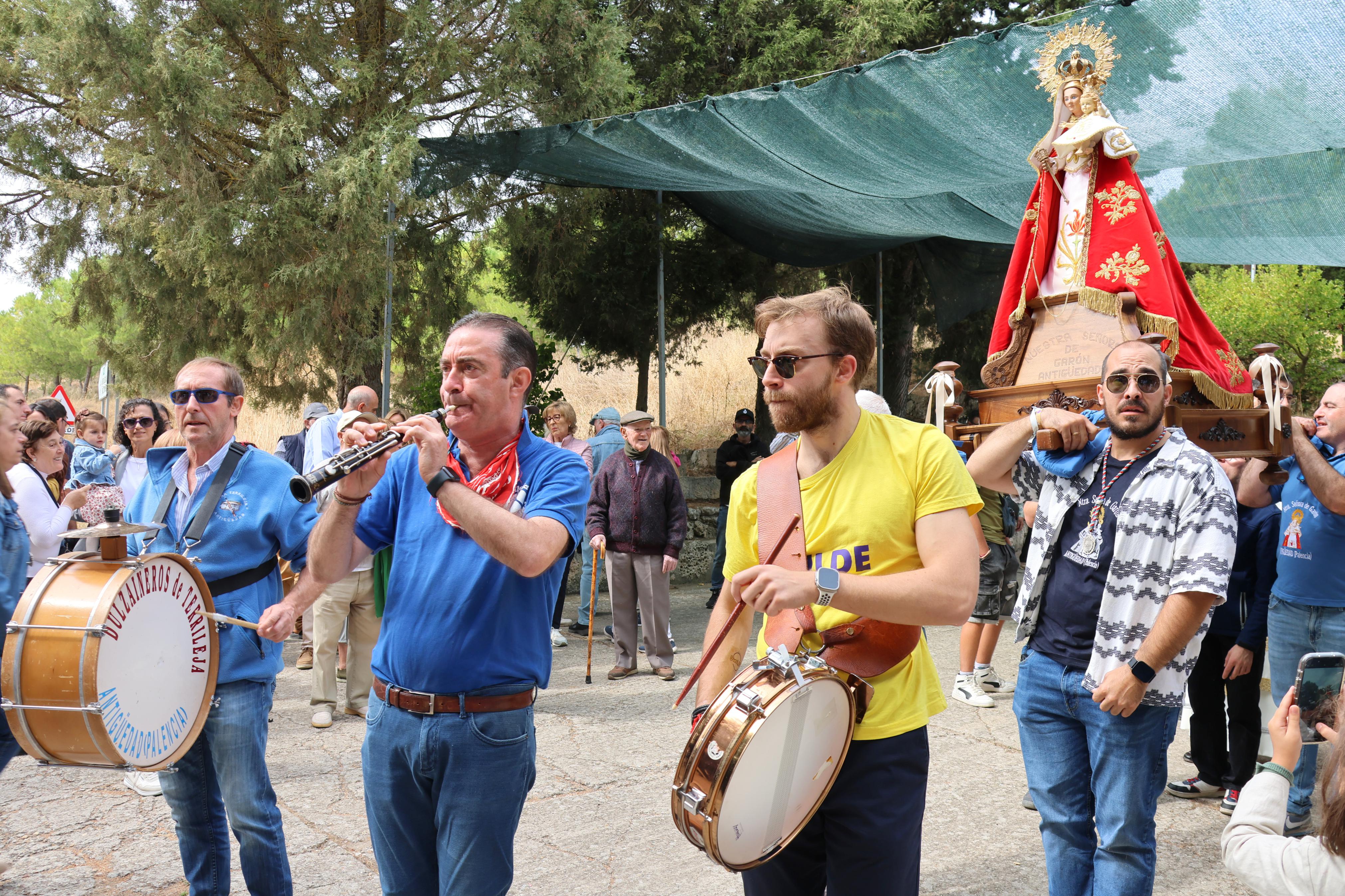 Antigüedad se rinde a la Virgen de Garón