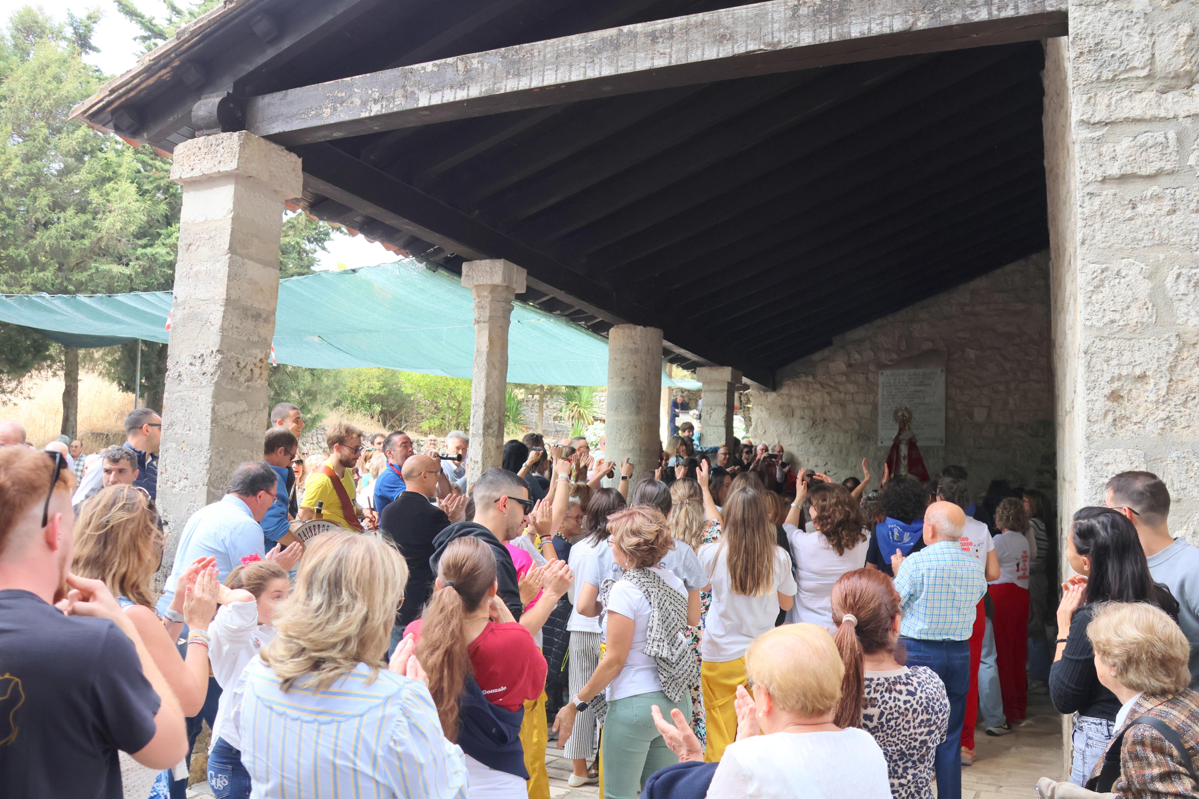 Antigüedad se rinde a la Virgen de Garón