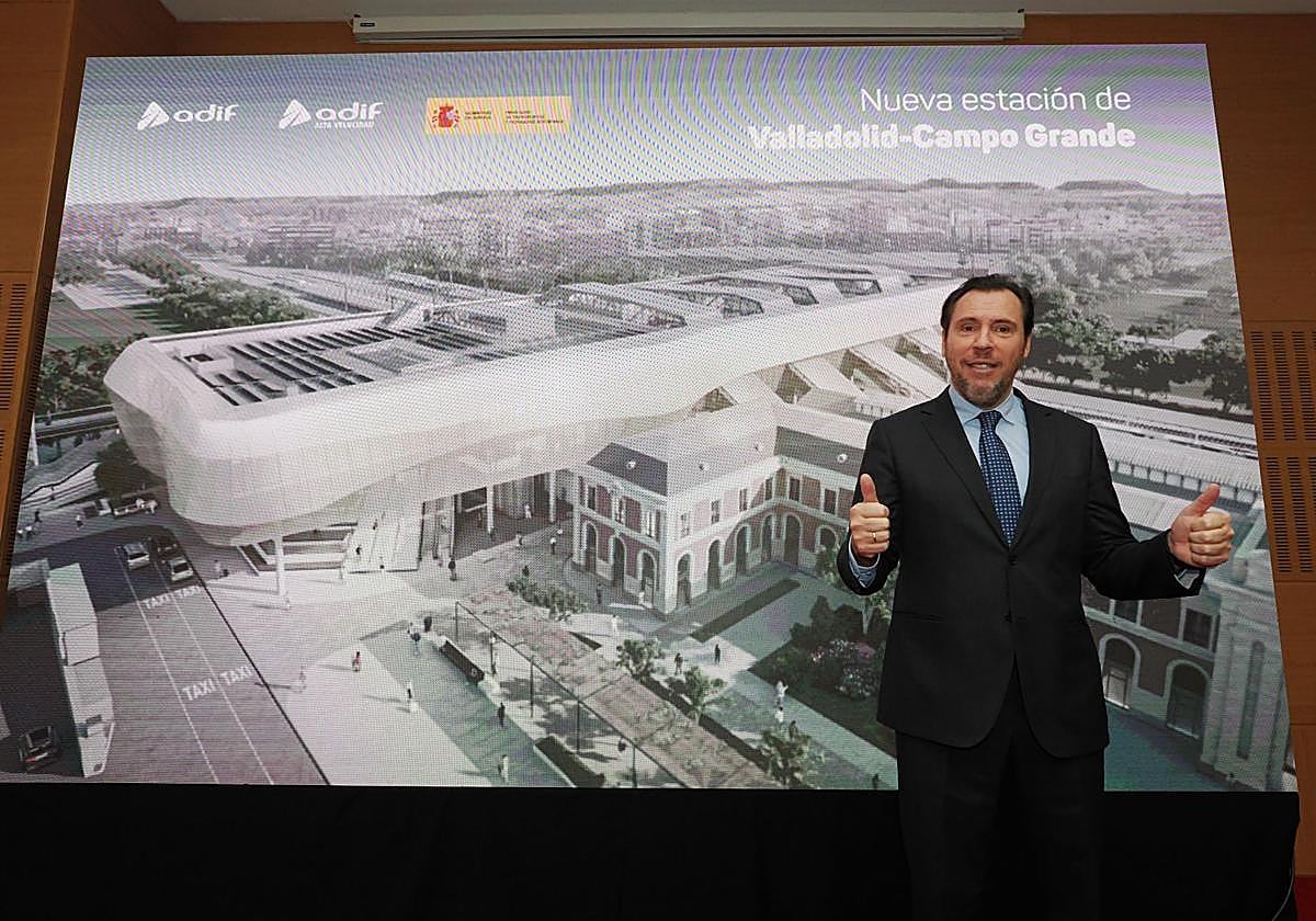 El ministro de Transportes, Óscar Puente, tras la presentación del proyecto de la estación de trenes.