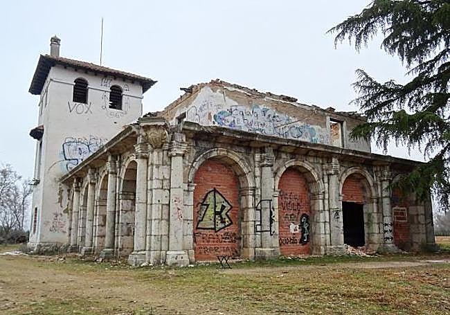Estado actual de la arquería en la casona de la finca de Los Quemadillos.
