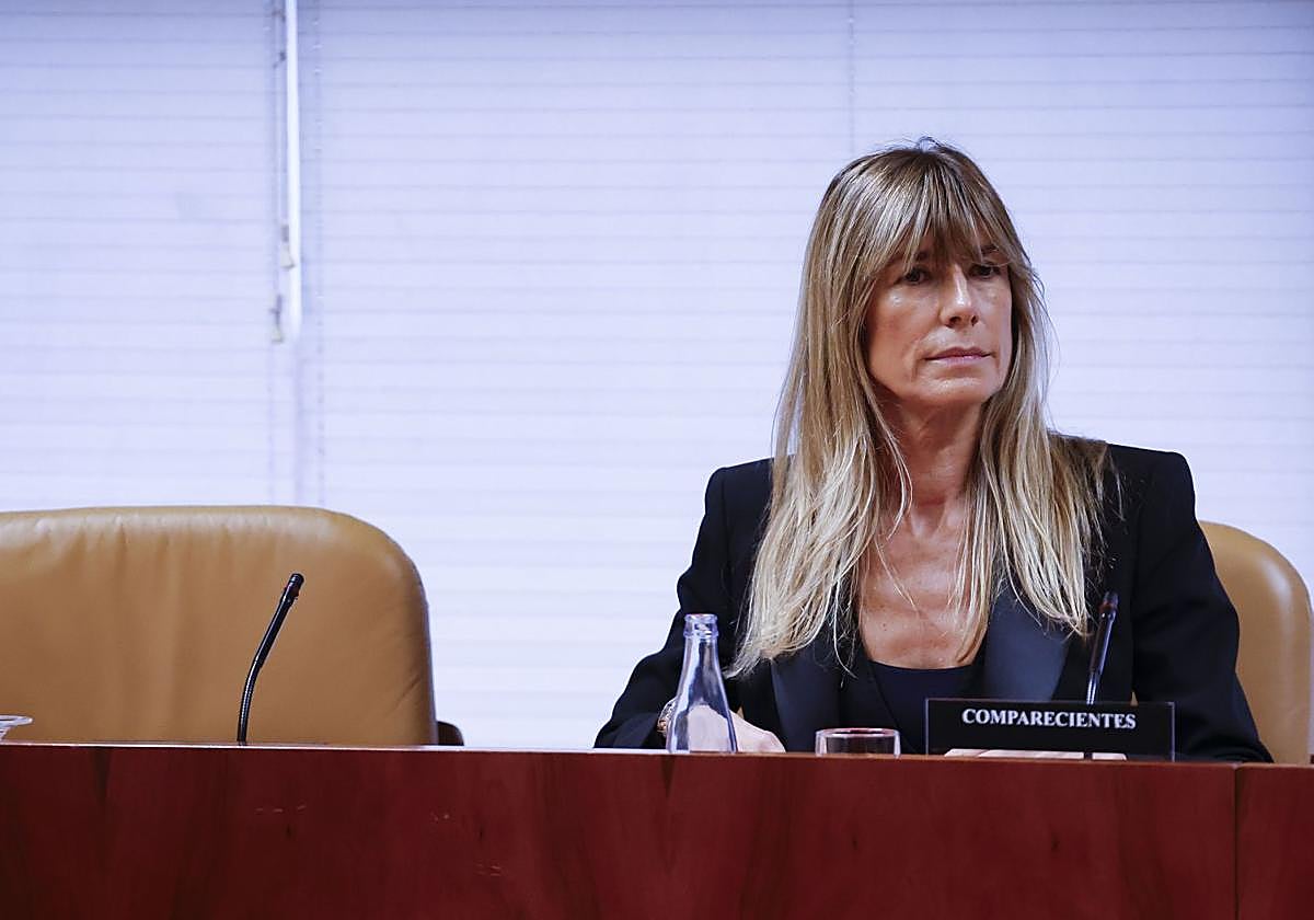 Begoña Gómez, esposa del presidente Pedro Sánchez, en una comparecencia en una comisión de investigación.