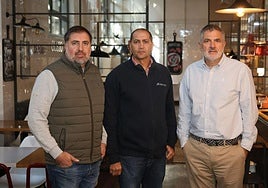 Álvaro Hernández, Manolo Ramos y Domingo Cano, presidente del CDU.