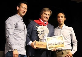 Entrega del trofeo a la mejor ganadería de los encierros de Cuéllar.