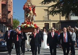 Procesión en honor a San Miguel esta mañana en Olmedo.