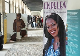 Exposición de 'La Vida de Teresa', en el claustro de San Benito.