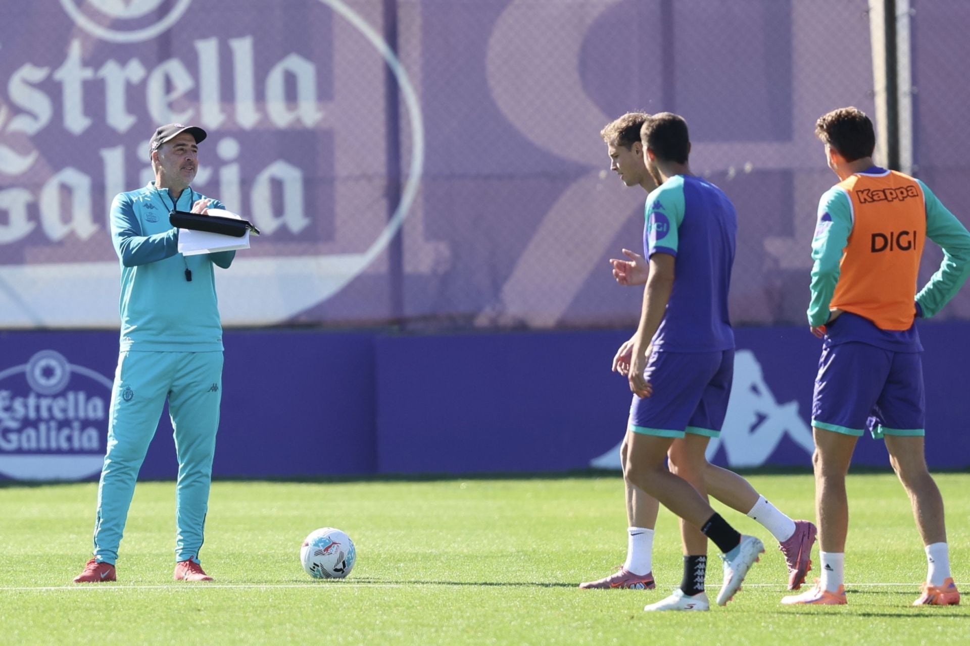 El entrenamiento tras la derrota ante la Cultural, en imágenes