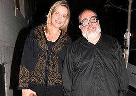 Álex de la Iglesia y Carolina Bang no se quisieron perder la fiesta.