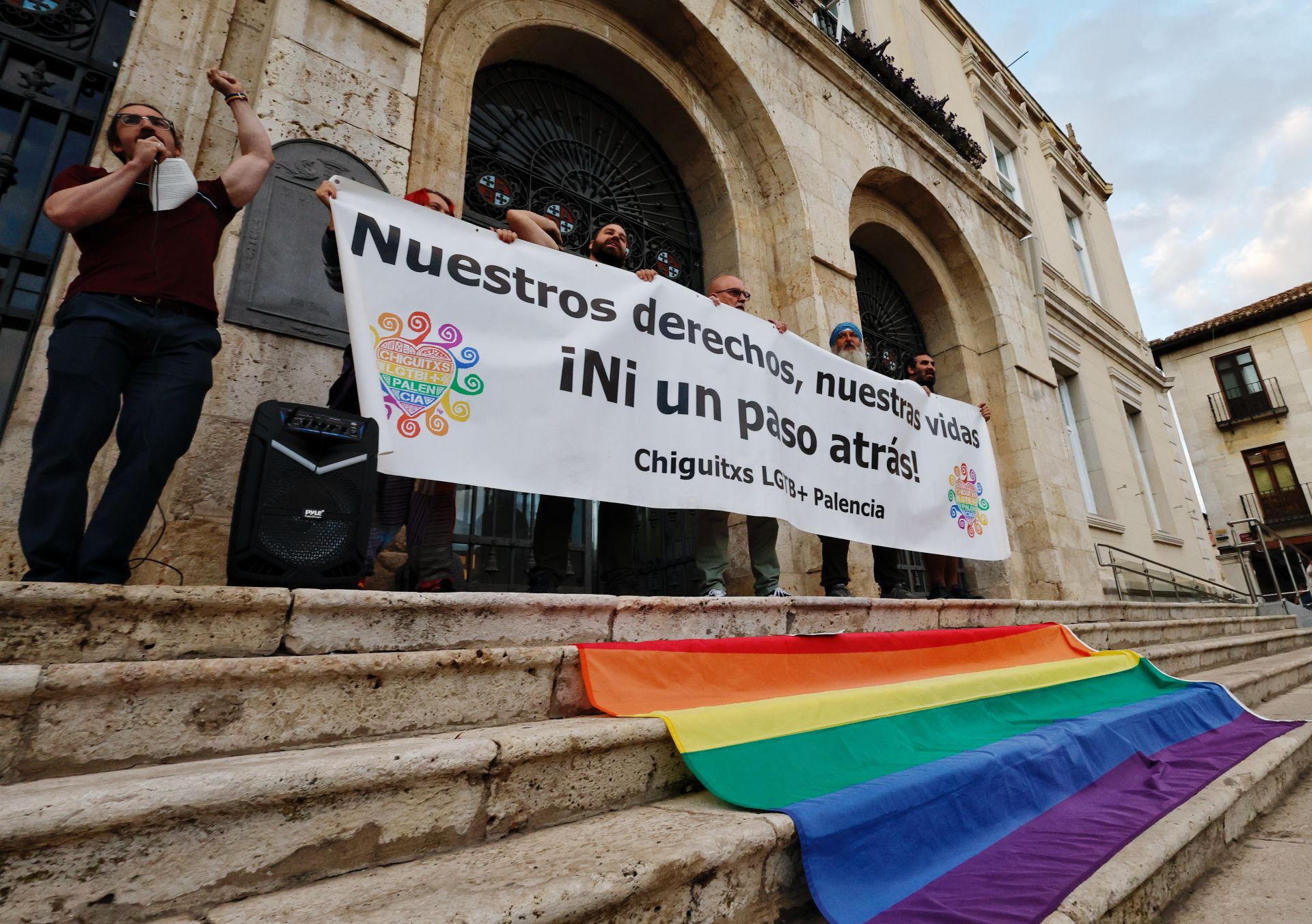 Así ha sido la concentración contra las agresiones homófobas en Palencia