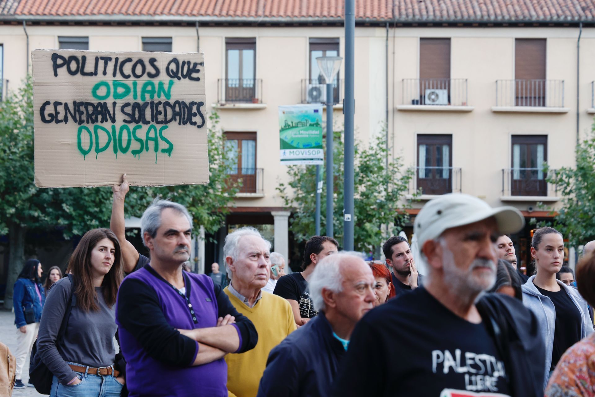 Así ha sido la concentración contra las agresiones homófobas en Palencia
