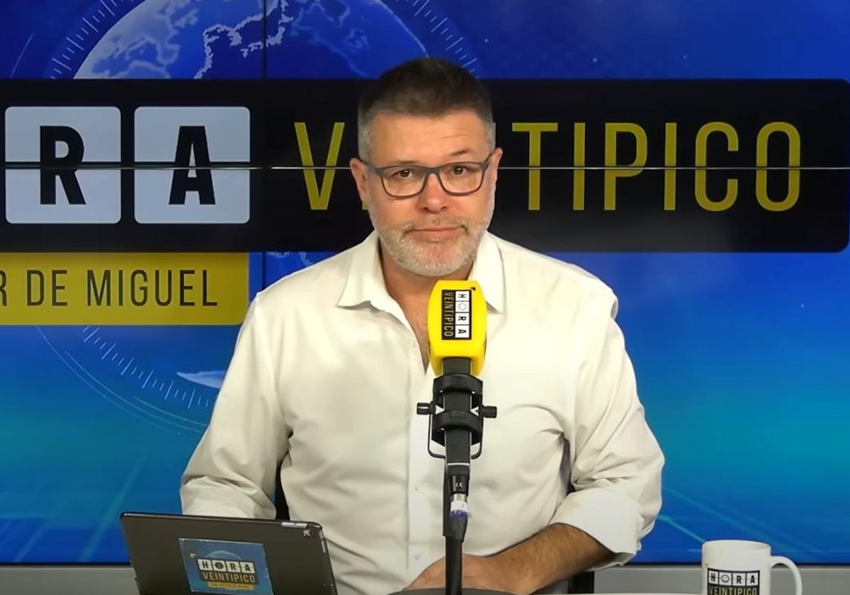 El humorista Héctor de Miguel, 'Quequé, en uno de los programas de 'Hora Veintipico'
