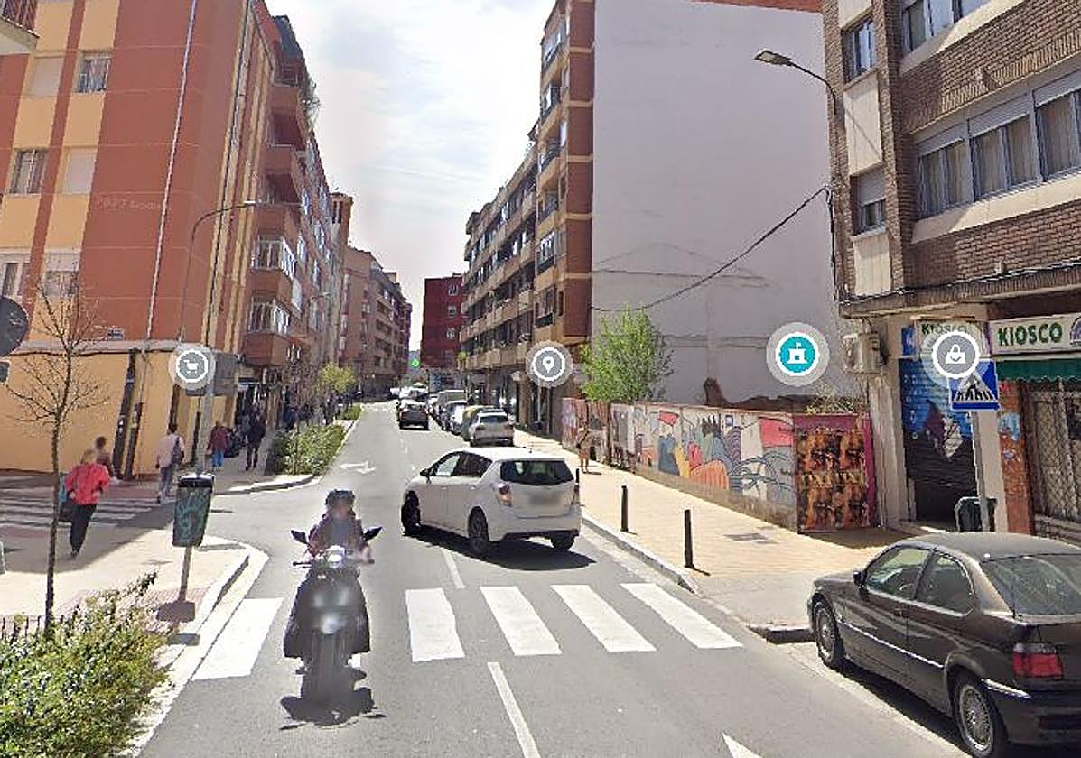 Calle Fuente el Sol, a la altura del número 29, donde se ha producido el atropello.