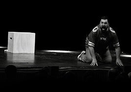 Hovik Keuchkerian en un momento de su monólogo 'Grito'.