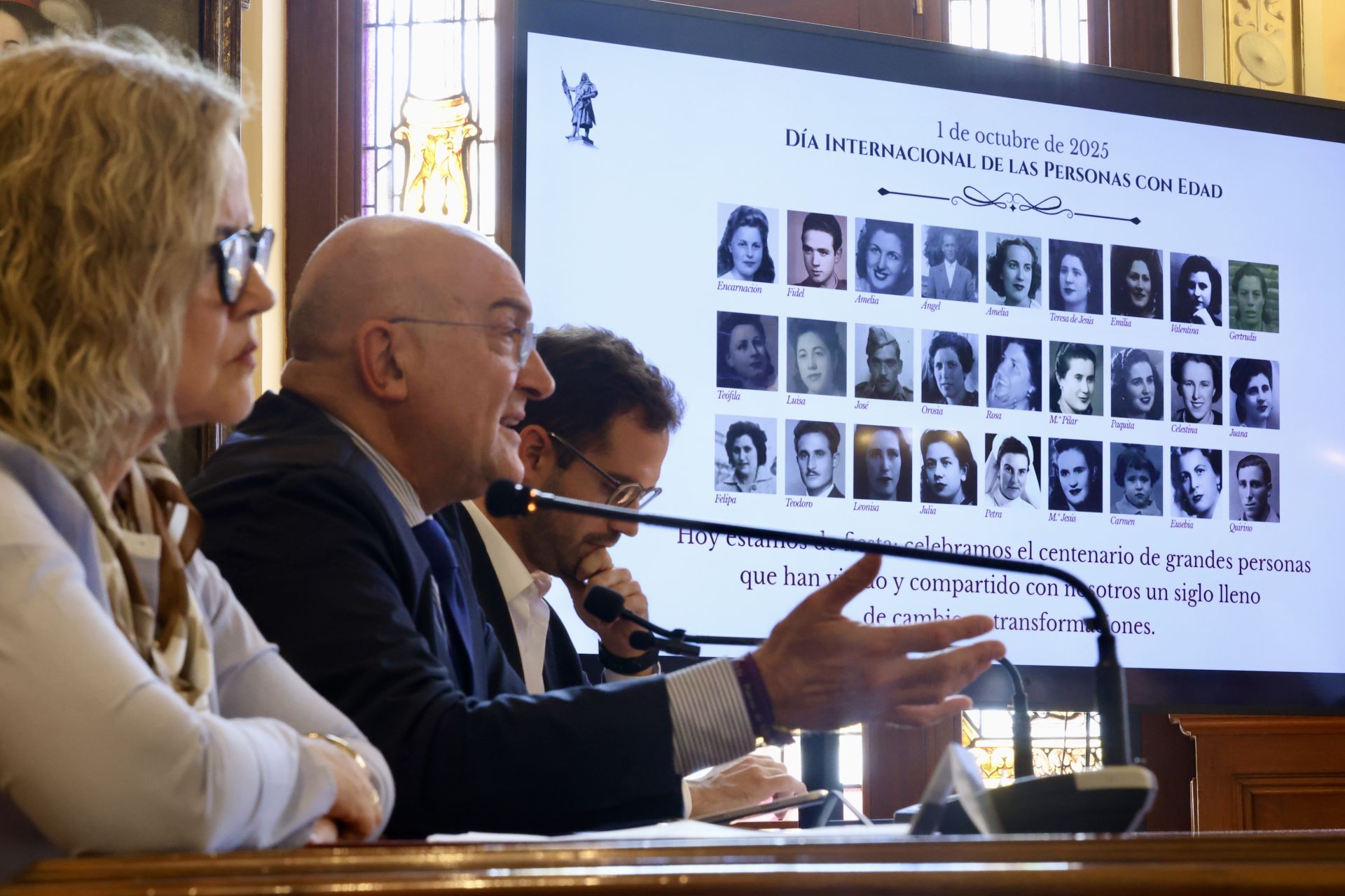 El homenaje a los centenarios de Valladolid, en imágenes