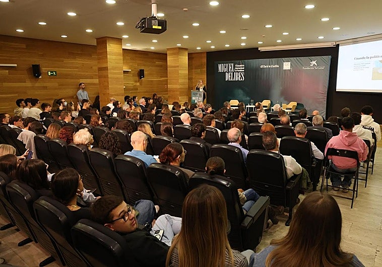 Gail Scriven durante su intervención en la charla inaugural del encuentro.