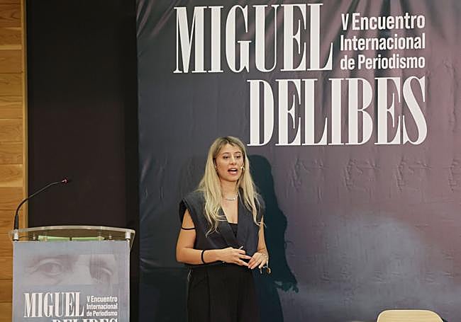 La jefa de diseño de narrativas visuales de El Español, Lina Smith, durante su ponencia.