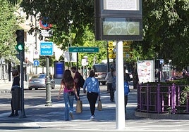 El termómetro marcaba 25 grados a las cuatro de la tarde de este jueves en Poniente.