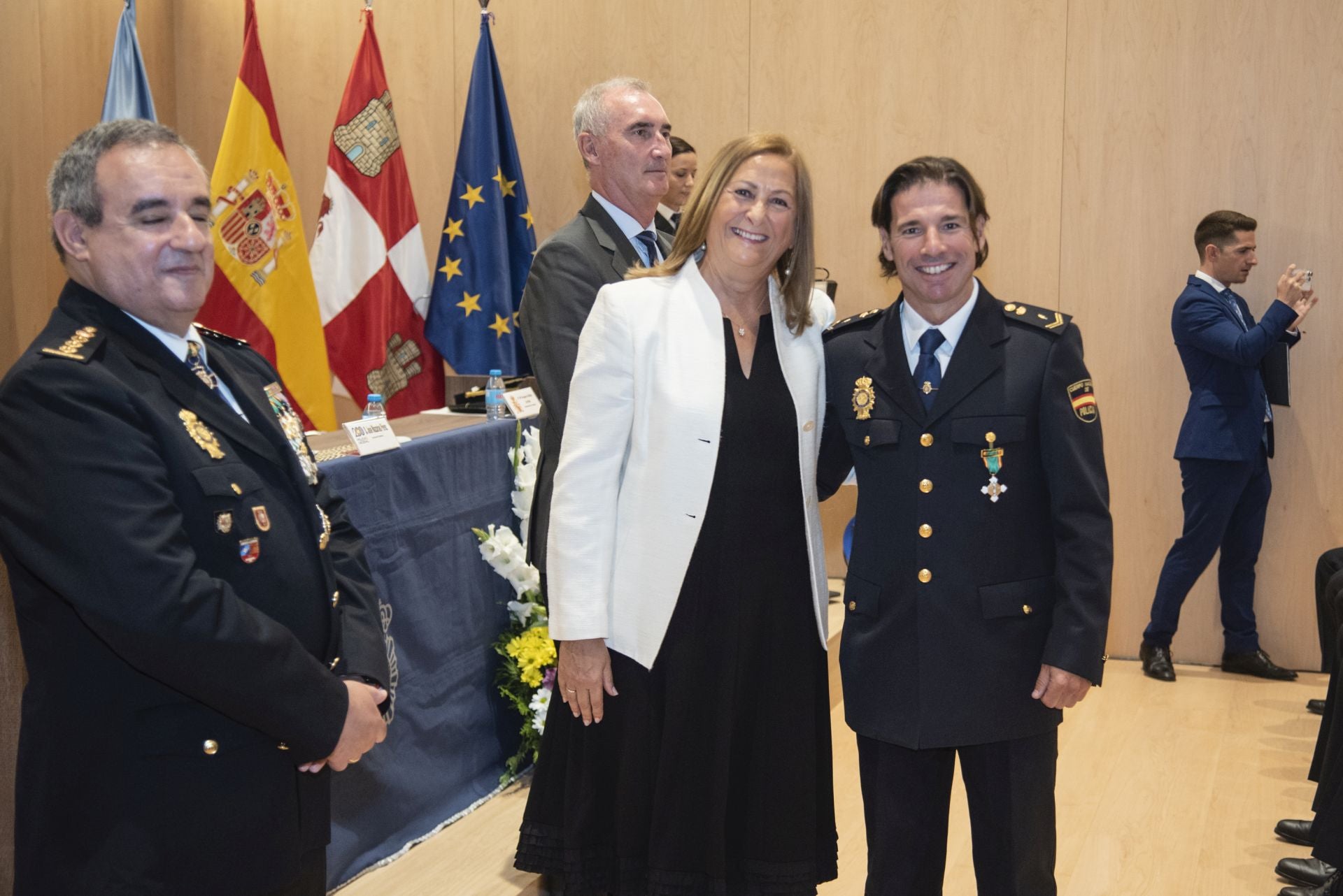 Segovia arropa a la Policía Nacional en su festividad