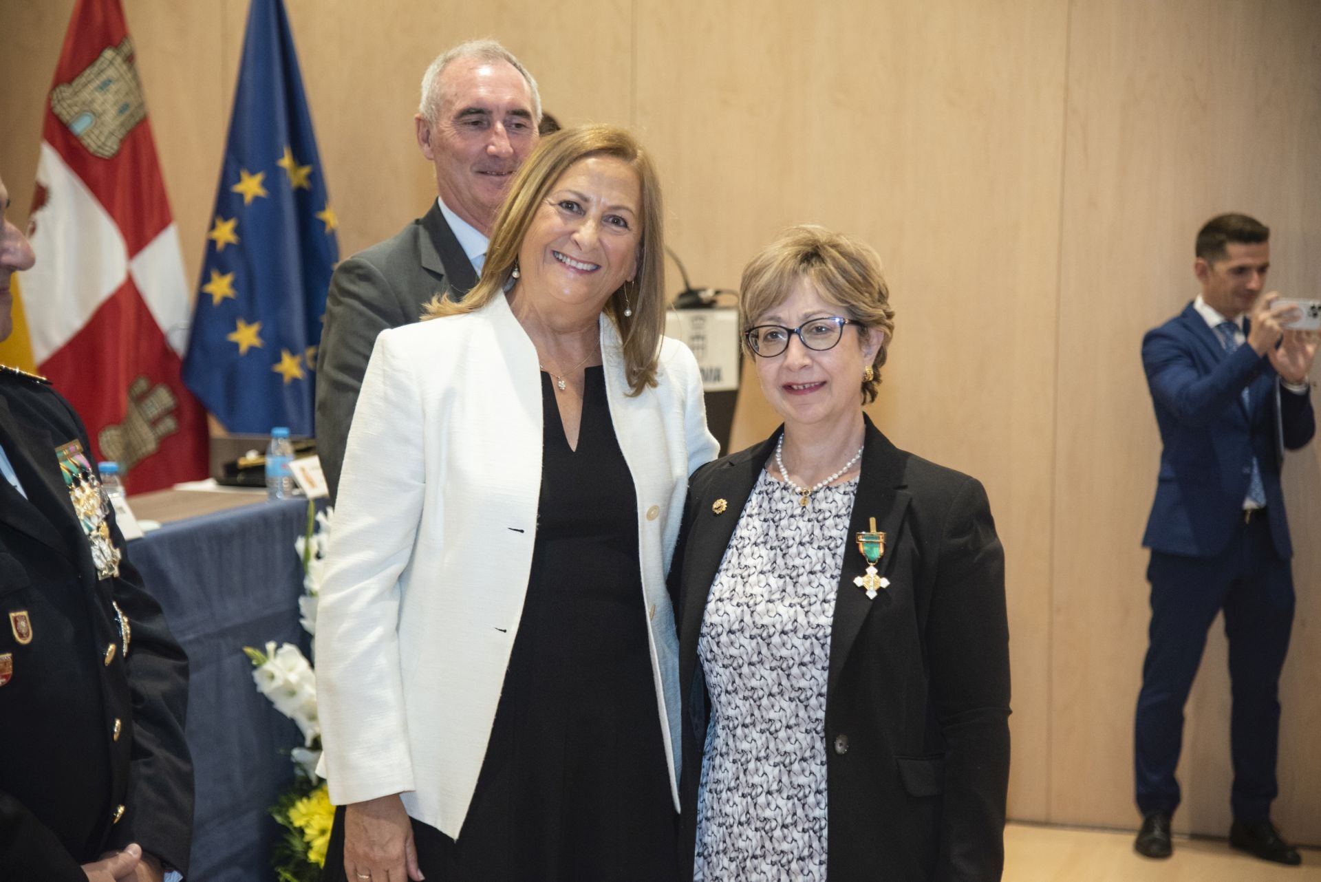 Segovia arropa a la Policía Nacional en su festividad