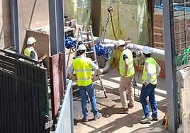Instalación de las bombas para impulsar el agua hacia El Espinar desde el embalse de Puente Alta.