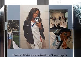 Imagen de la exposición de Teresa Rodríguez, la joven asesinada en Bruselas hace tres años.